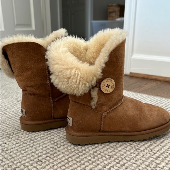 UGG Brown Sheepskin Boots - Picture 4 of 9